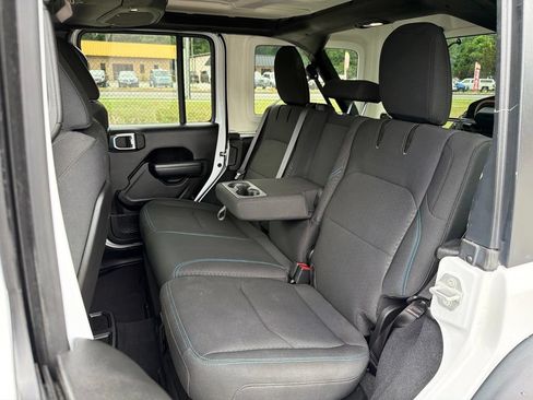 Used 2024 Jeep Wrangler Unlimited Rubicon 4xe AWD/4WD image 20
