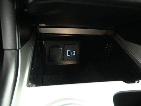 Certified 2023 Ford Explorer XLT RWD image 18