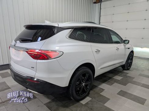 Used 2023 Buick Enclave Essence w/ Experience Buick Package AWD/4WD image 4