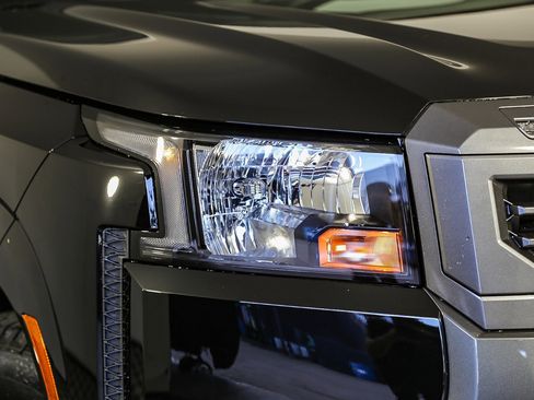 New 2025 Nissan Frontier SV image 2