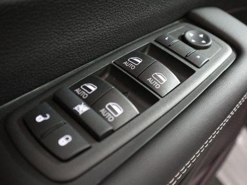 New 2026 Chrysler Pacifica Select image 36