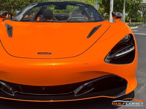 Used 2022 McLaren 720S Performance RWD image 3