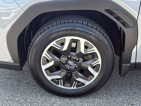 Used 2025 Subaru Forester Premium AWD/4WD image 8