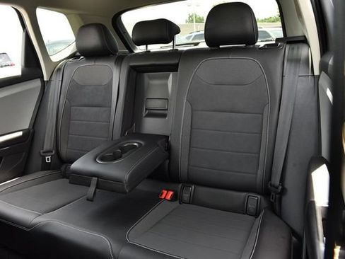 Certified 2023 Volkswagen Taos SE w/ Panoramic Sunroof Package AWD/4WD image 23