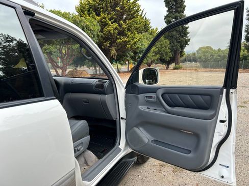 Used 1999 Toyota Land Cruiser image 35