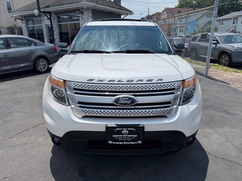 Used 2014 Ford Explorer XLT w/ Equipment Group 202A AWD/4WD image 8
