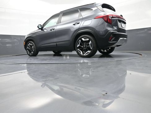 Certified 2025 Kia Seltos SX w/ SX Sunroof Package AWD/4WD image 33