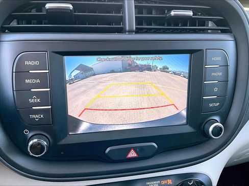 Used 2020 Kia Soul LX FWD image 19
