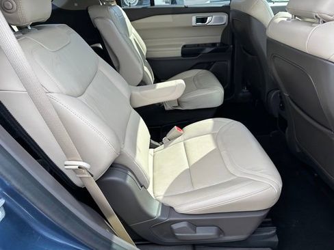 Used 2020 Ford Explorer Platinum w/ Premium Technology Package AWD/4WD image 9