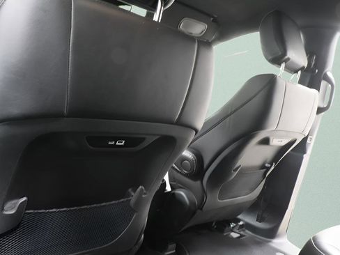 Used 2025 Chrysler Pacifica Select FWD image 26