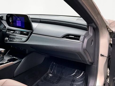 Used 2024 Lexus ES 350 w/ Premium Package image 18