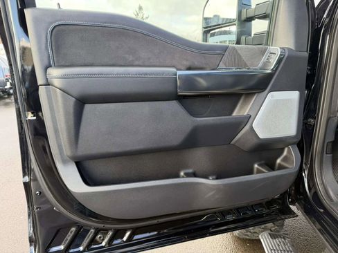 Used 2025 Ford F450 Platinum image 16