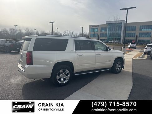 Used 2015 Chevrolet Suburban LTZ image 8