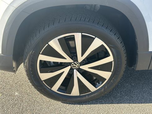 Used 2022 Volkswagen Taos SE image 14