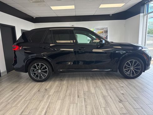 Used 2021 BMW X5 xDrive40i w/ M Sport Package AWD/4WD image 3