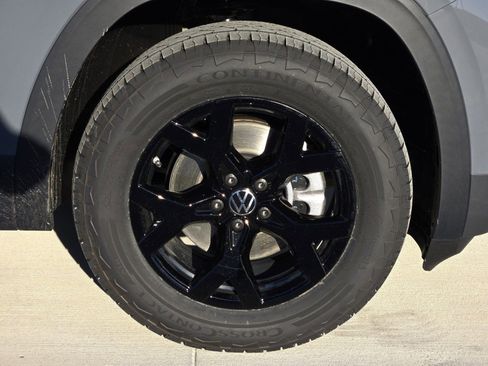 New 2025 Volkswagen Atlas Peak Edition SE image 7