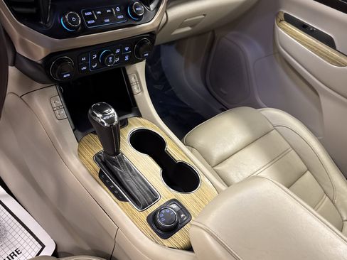 Used 2019 GMC Acadia Denali w/ Technology Package image 10