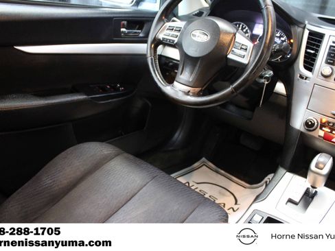 Used 2012 Subaru Outback 2.5i Premium w/ All-Weather Pkg AWD/4WD image 10