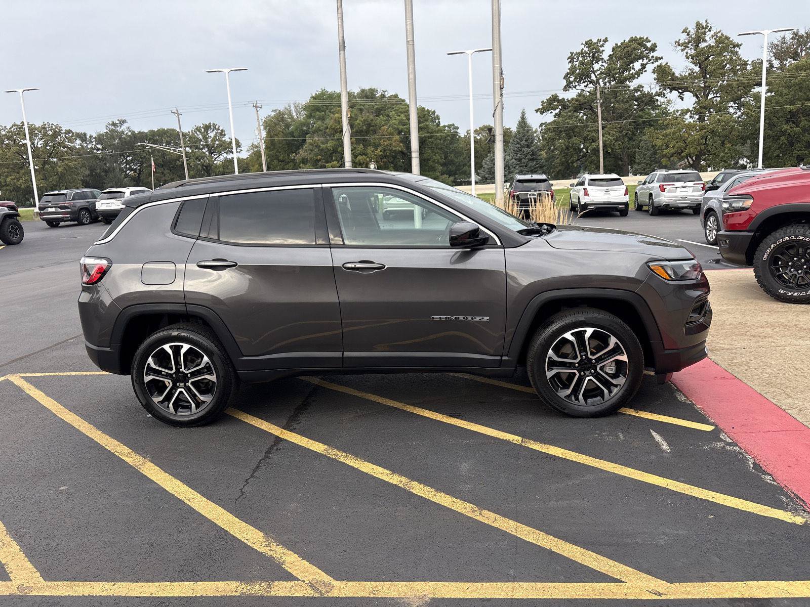 Used 2023 Jeep Compass Limited AWD/4WD image 4