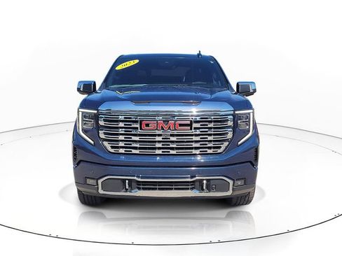 Used 2023 GMC Sierra 1500 Denali w/ Technology Package AWD/4WD image 2