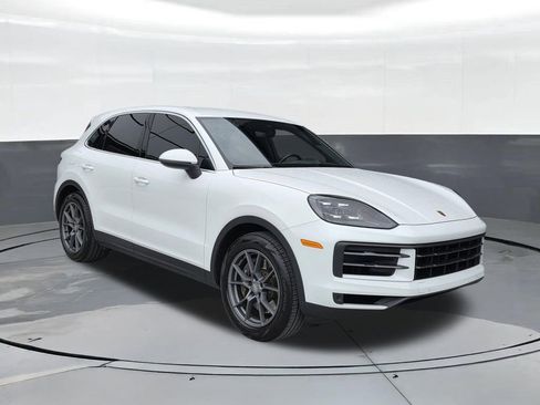 Certified 2024 Porsche Cayenne image 6