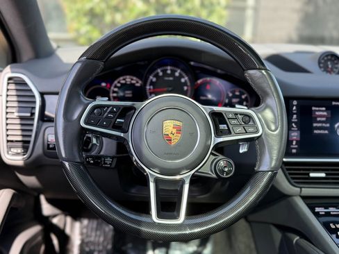 Used 2020 Porsche Cayenne image 41