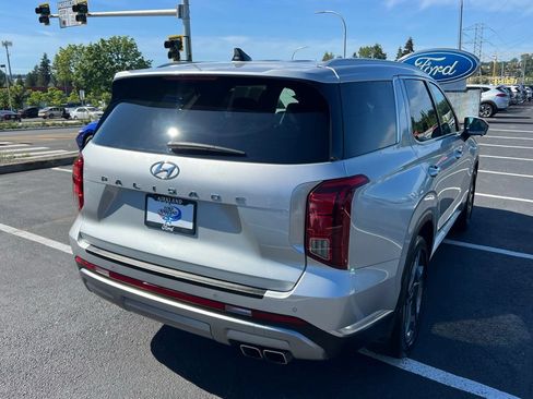 Used 2023 Hyundai Palisade Limited FWD image 6