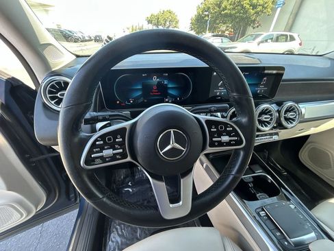 Used 2021 Mercedes-Benz GLB 250 w/ Premium Package image 14
