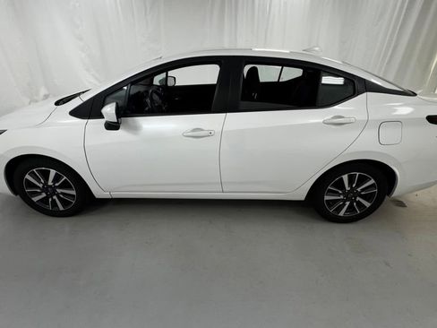 Used 2023 Nissan Versa SV FWD image 6