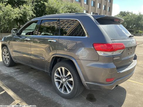 Used 2018 Jeep Grand Cherokee Overland RWD image 4
