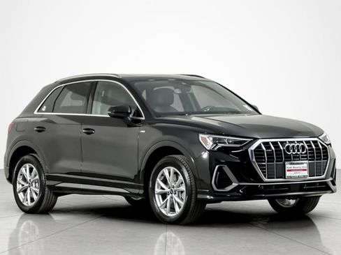 Used 2025 Audi Q3 2.0T Premium w/ Convenience Package AWD/4WD image 7