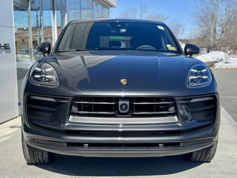 Used 2025 Porsche Macan image 9