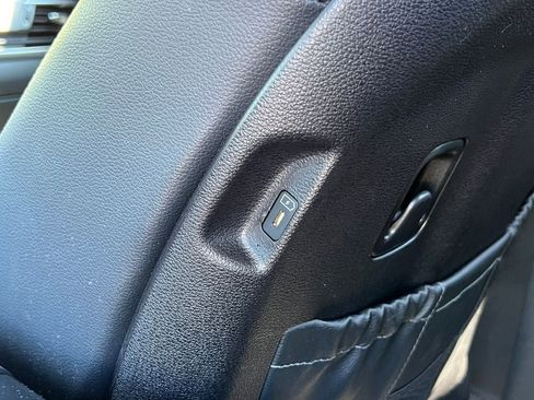 Used 2024 Kia Telluride EX w/ EX Captain's Chair Package FWD image 35