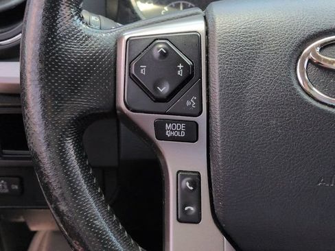 Used 2018 Toyota Tacoma SR5 RWD image 22
