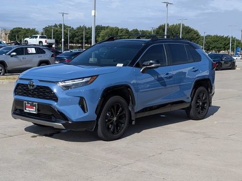 Used 2025 Toyota RAV4 XSE w/ Advanced Technology Package AWD/4WD image 9