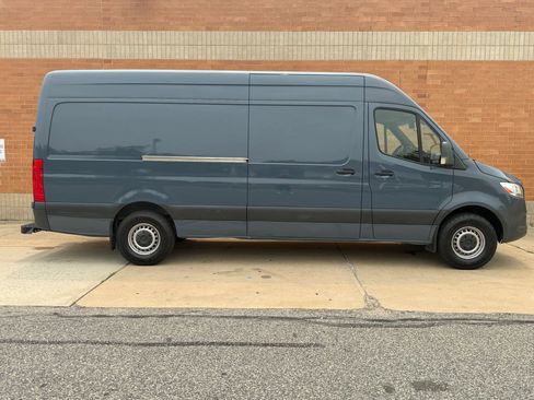 Used 2019 Mercedes-Benz Sprinter 170 image 9
