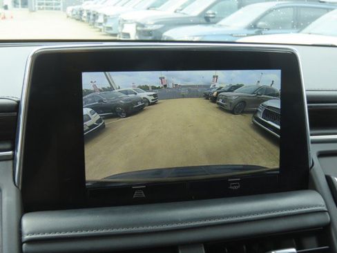 Used 2022 Chevrolet Tahoe Z71 AWD/4WD image 30