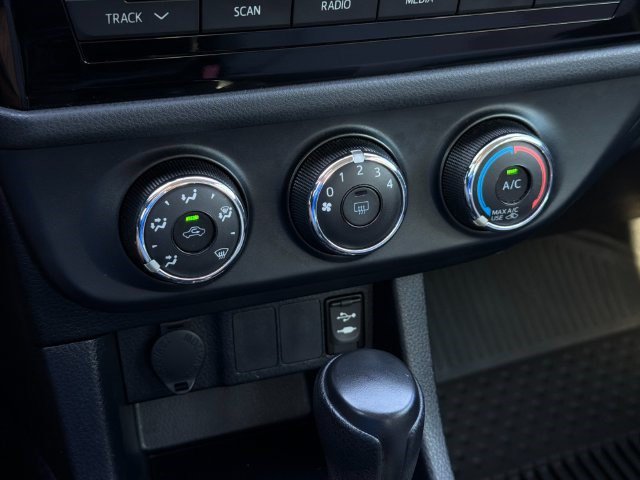 Used 2014 Toyota Corolla L FWD image 18