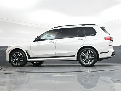 Used 2021 BMW X7 xDrive40i w/ M Sport Package AWD/4WD image 31