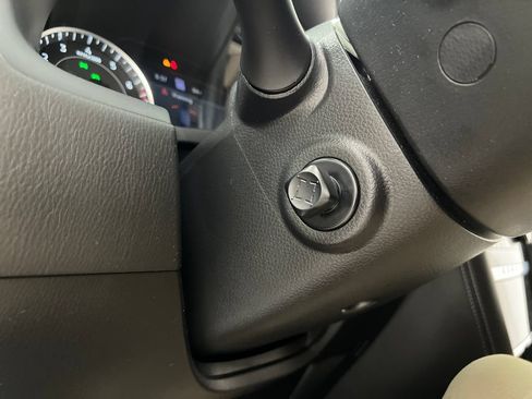 Used 2022 Nissan Armada Platinum w/ Captain's Chairs Package RWD image 64