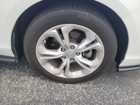 Used 2024 Honda Accord LX image 9
