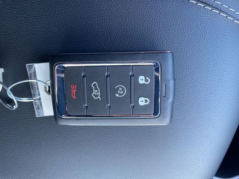 New 2025 Jeep Grand Cherokee Altitude image 49