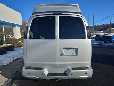 Used 2021 Chevrolet Express 2500 LS w/ Enhanced Convenience Package image 4