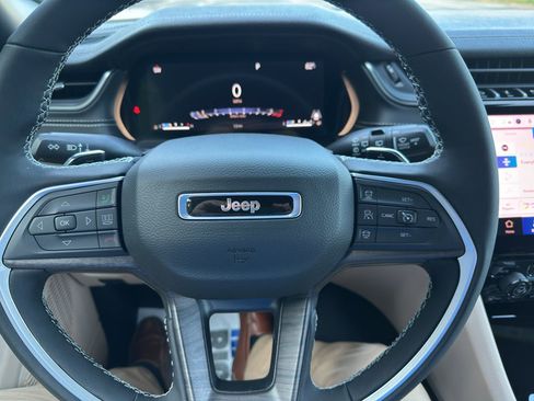 New 2025 Jeep Grand Cherokee L Limited w/ Luxury Tech Group II image 13