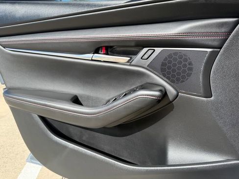 Used 2026 MAZDA MAZDA3 Carbon image 25