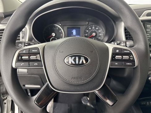 Used 2019 Kia Sorento L image 16