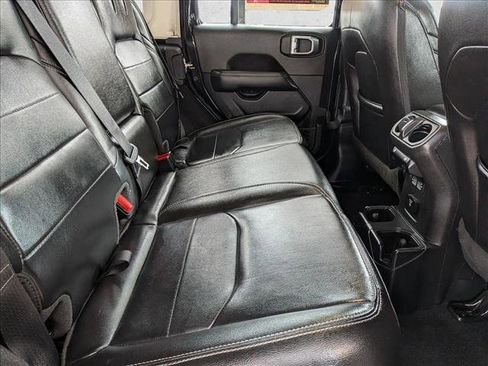 Used 2023 Jeep Wrangler Unlimited Sahara AWD/4WD image 21
