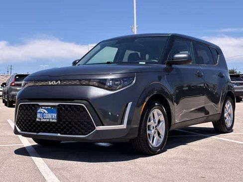Used 2024 Kia Soul LX w/ Option Group 015 FWD image 11