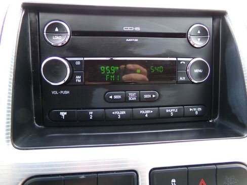 Used 2010 Ford Edge SEL image 19