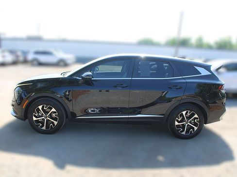 Used 2024 Kia Sportage EX image 12